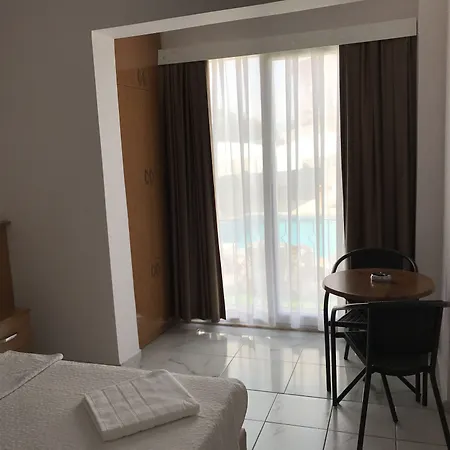 Hotel Cam *
