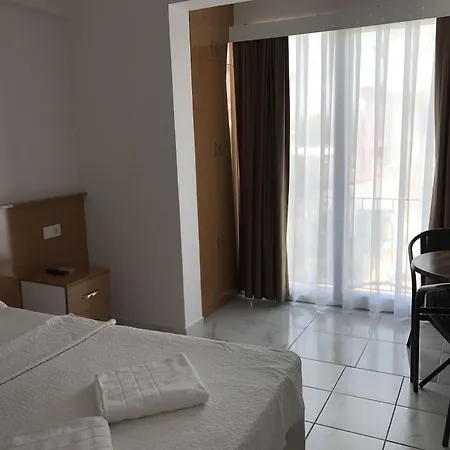 Cam Hotel