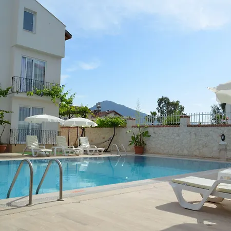 Cam Hotel *